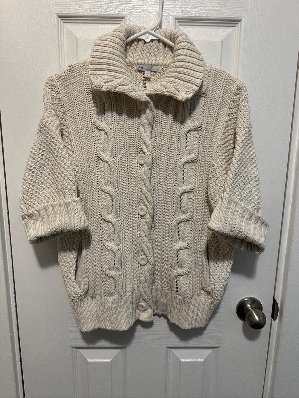Gap Women’s Size S Cream Chunky Cable Knit Cardigan